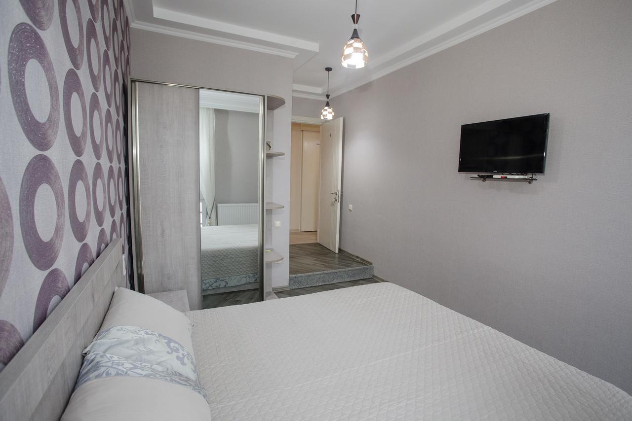 5 Rooms Batumi Exterior photo